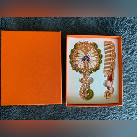 NWOT Rose gold hand mirror and comb with blue floral pattern in the original box - Picture 1 of 2